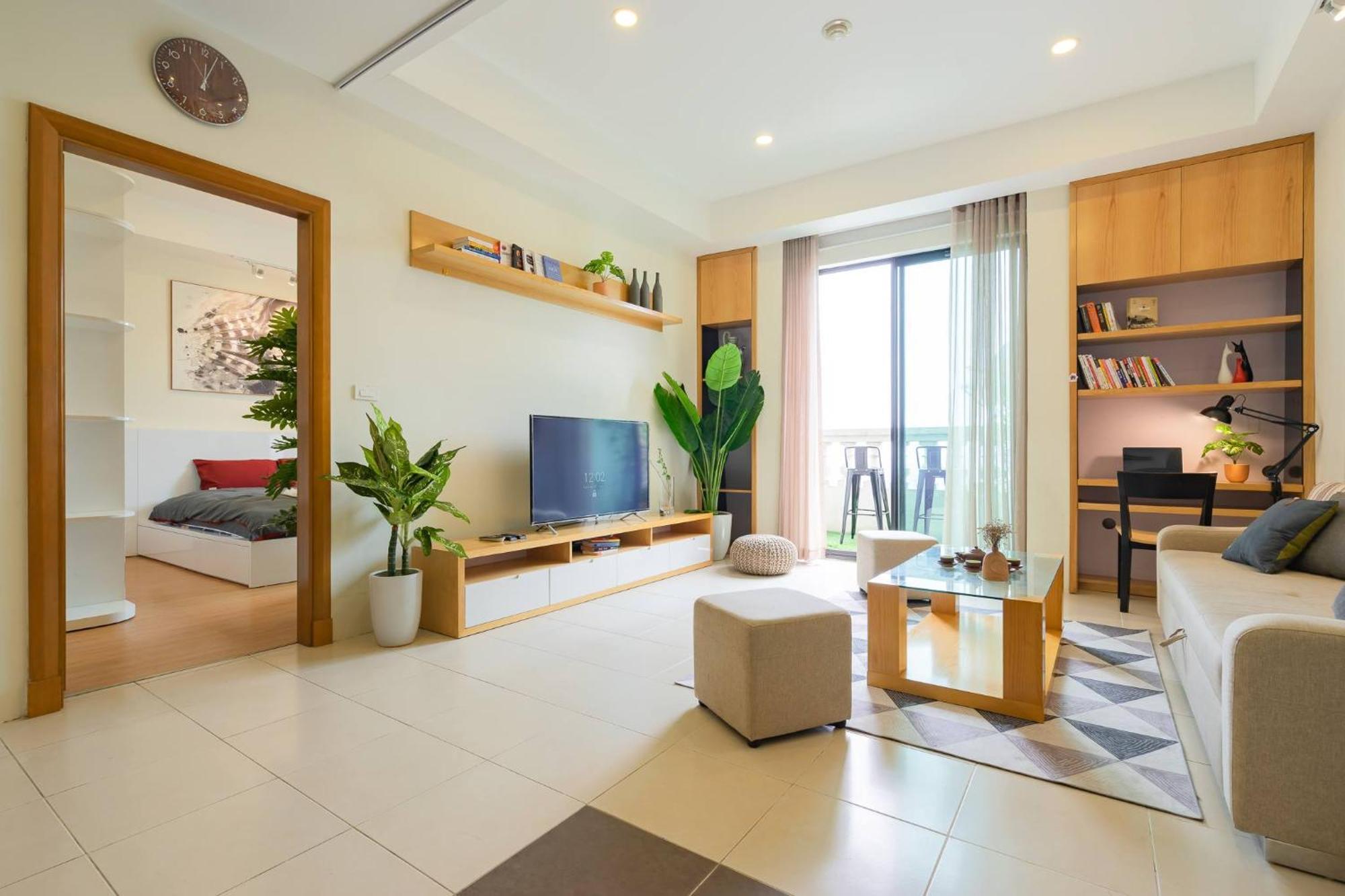 Diptyque Housing-Green Jacuzzi-Laundry-Hanoi City Tour *