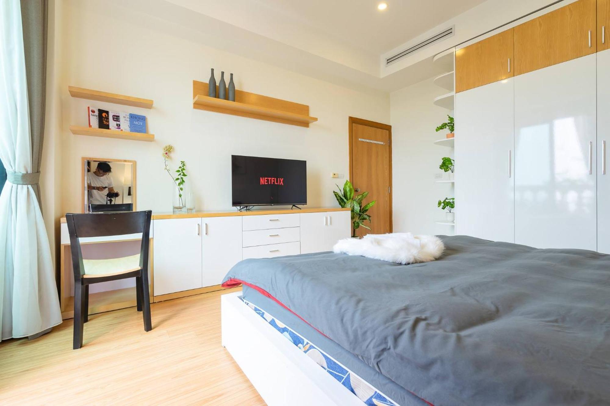 Diptyque Housing-Green Jacuzzi-Laundry-Hanoi City Tour