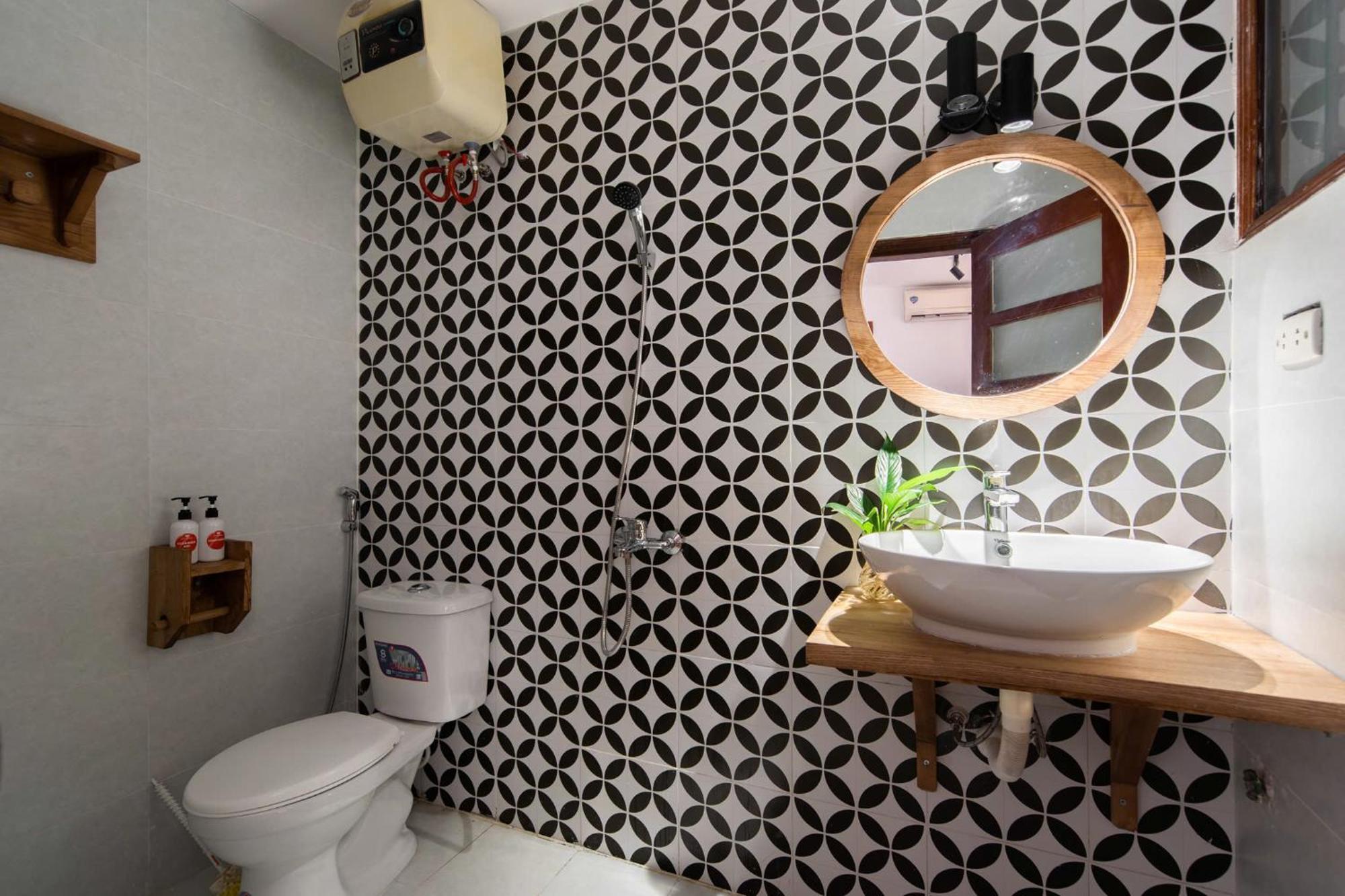 Diptyque Housing-Green Jacuzzi-Laundry-Hanoi City Tour * Hanoi